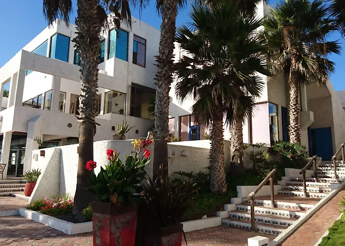Las Rocas Resort & Spa