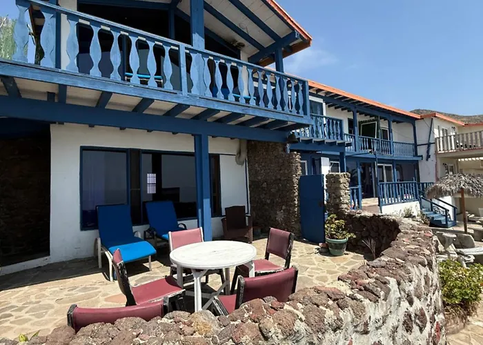 Dmytri'S Original La Fonda Restaurant & Hotel
